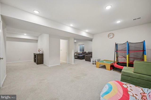 405 SANCTUARY CT, North Wales, PA 19454