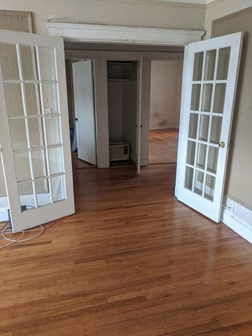 1691 Commonwealth Ave 12, Boston, MA 02135