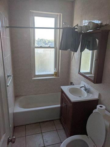 1691 Commonwealth Ave 12, Boston, MA 02135