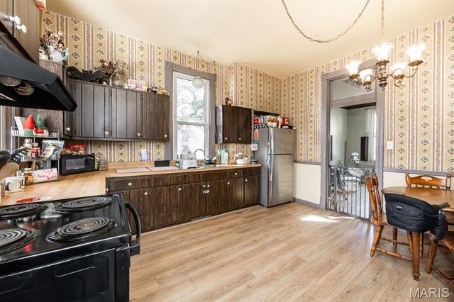 710 Lebanon Avenue, Belleville, IL 62221