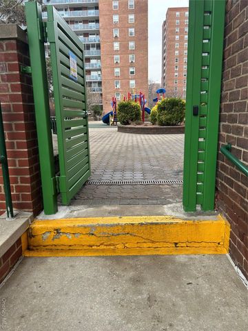 97-07 63rd Road 2K, Rego Park, NY 11374