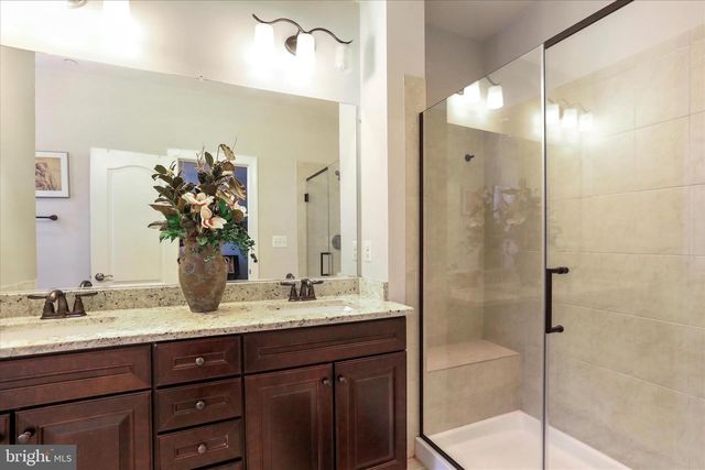 20 MAXWELL SQ, Frederick, MD 21701