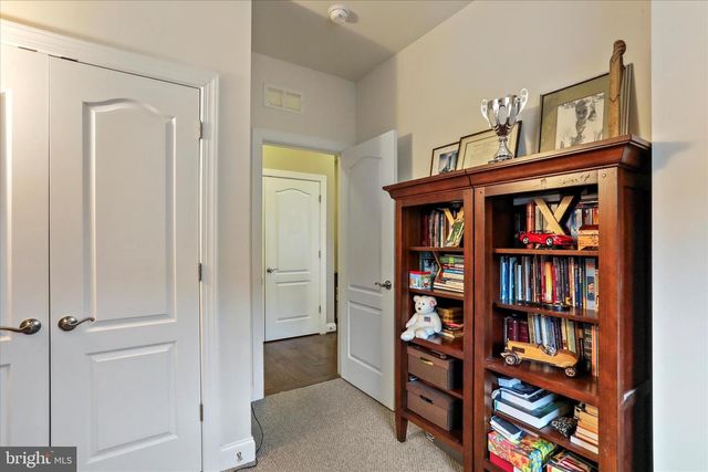 20 MAXWELL SQ, Frederick, MD 21701