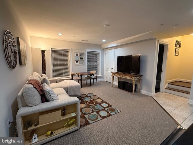 20 MAXWELL SQ, Frederick, MD 21701