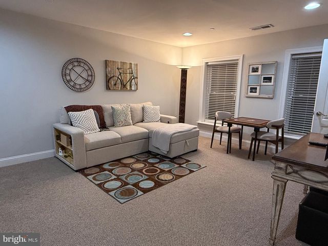 20 MAXWELL SQ, Frederick, MD 21701