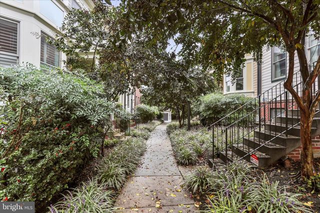 20 MAXWELL SQ, Frederick, MD 21701