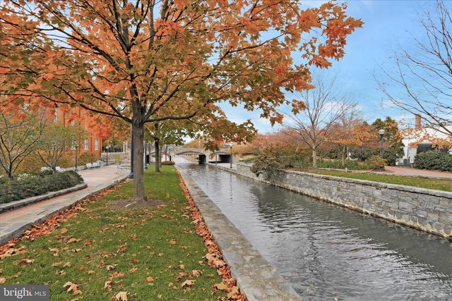 20 MAXWELL SQ, Frederick, MD 21701