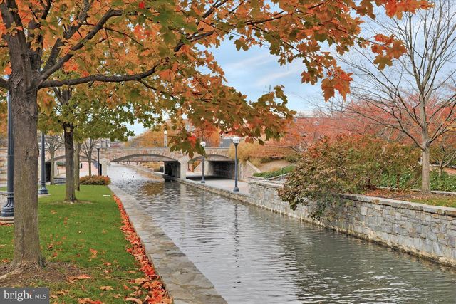 20 MAXWELL SQ, Frederick, MD 21701