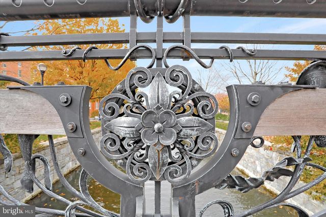 20 MAXWELL SQ, Frederick, MD 21701