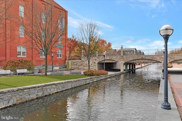 20 MAXWELL SQ, Frederick, MD 21701