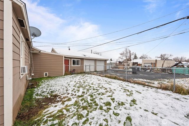 71 Ivy Street NE, Ephrata, WA 98823