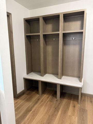 3873 WOODSIDE DRIVE, Pulaski, WI 54162