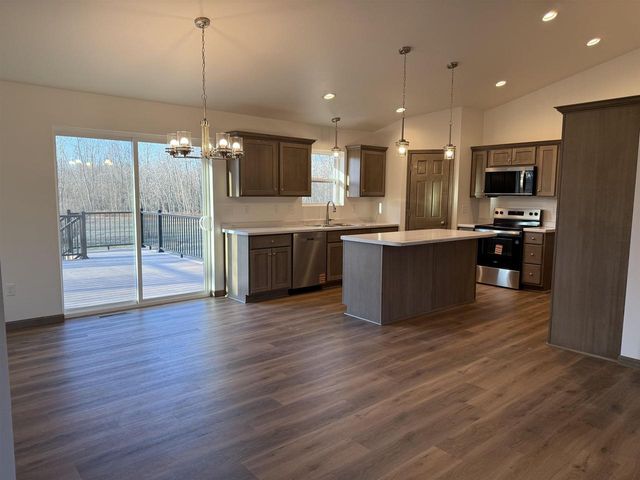 3873 WOODSIDE DRIVE, Pulaski, WI 54162