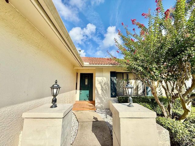 18308 AINTREE COURT, Tampa, FL 33647