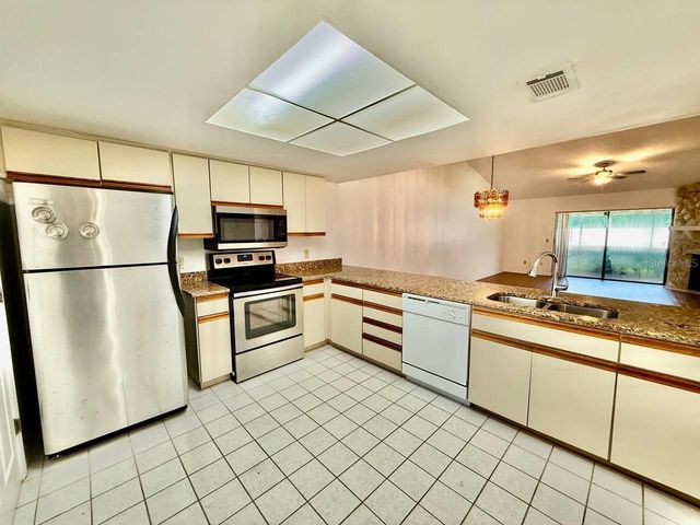 18308 AINTREE COURT, Tampa, FL 33647