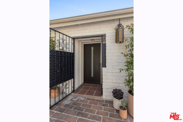 4918 Seldner Avenue, Los Angeles, CA 90032