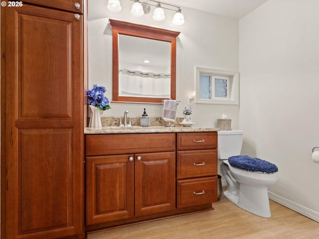 1714 Nw 109TH St, Vancouver, WA 98685