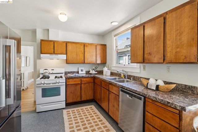3027 Regent St, Berkeley, CA 94705