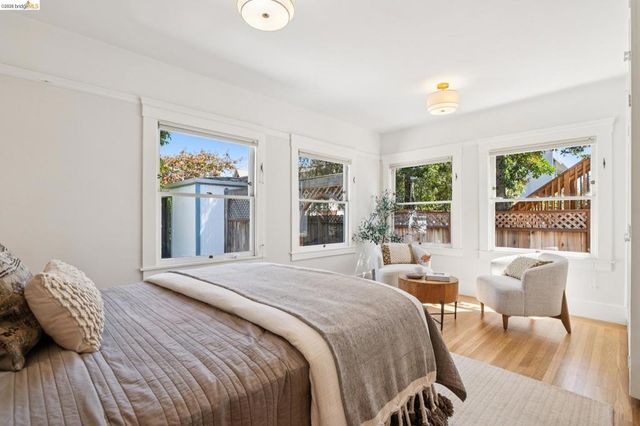 3027 Regent St, Berkeley, CA 94705