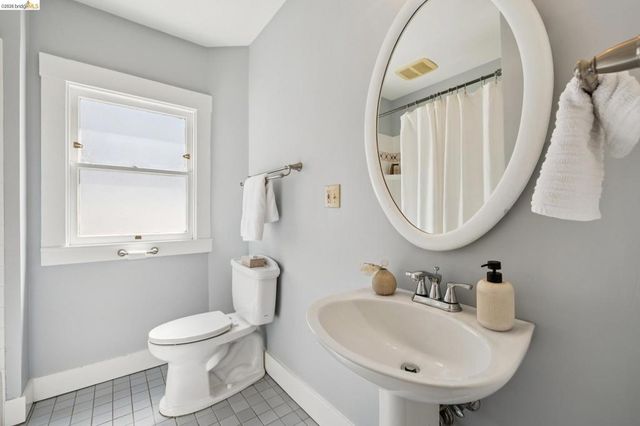 3027 Regent St, Berkeley, CA 94705