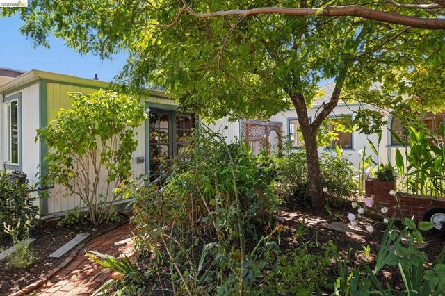3027 Regent St, Berkeley, CA 94705