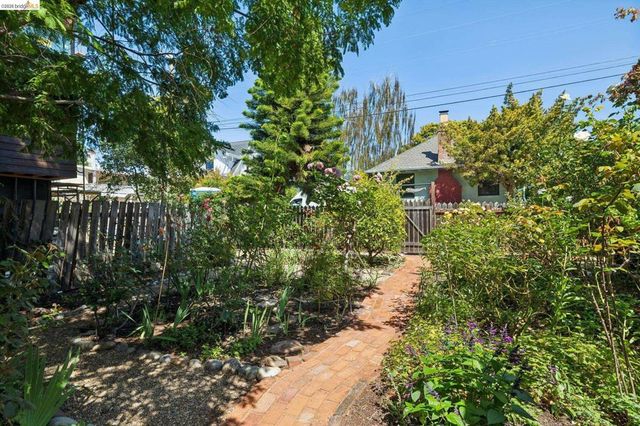 3027 Regent St, Berkeley, CA 94705