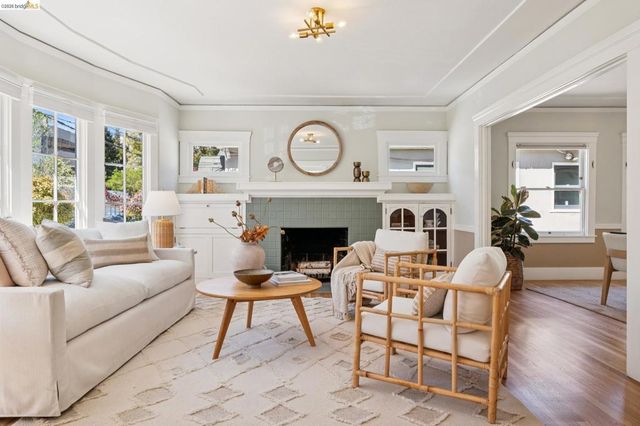3027 Regent St, Berkeley, CA 94705