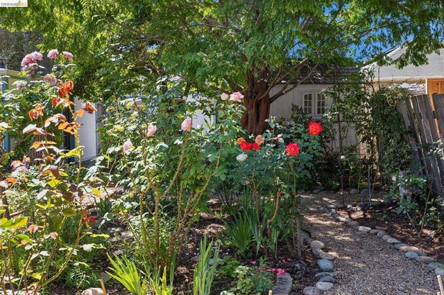 3027 Regent St, Berkeley, CA 94705
