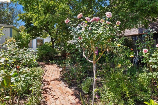 3027 Regent St, Berkeley, CA 94705