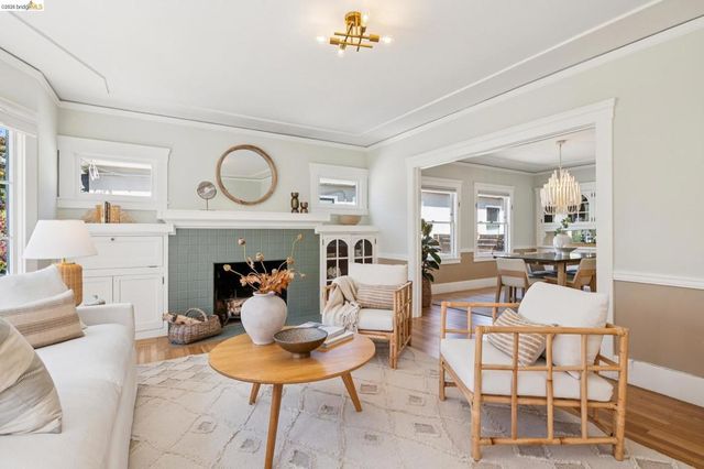 3027 Regent St, Berkeley, CA 94705