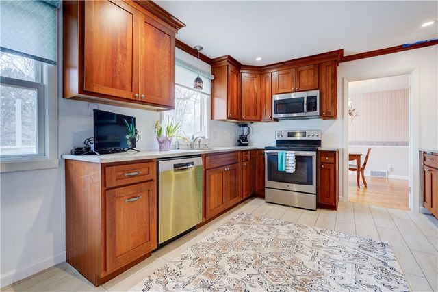 40 Smallwood Drive, Perinton, NY 14534