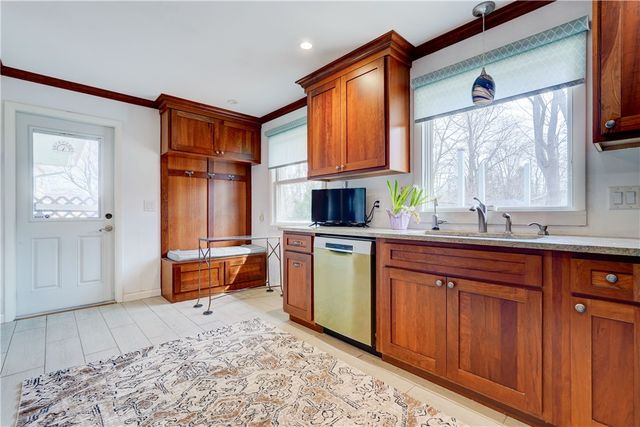 40 Smallwood Drive, Perinton, NY 14534