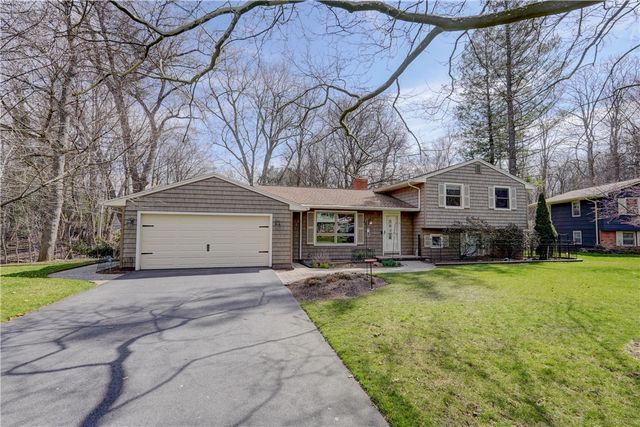 40 Smallwood Drive, Perinton, NY 14534