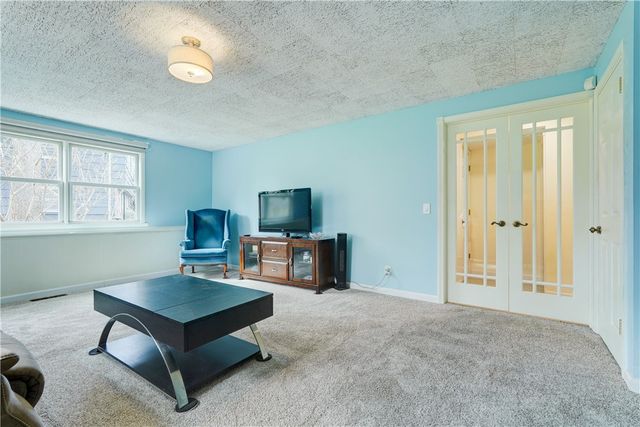 40 Smallwood Drive, Perinton, NY 14534