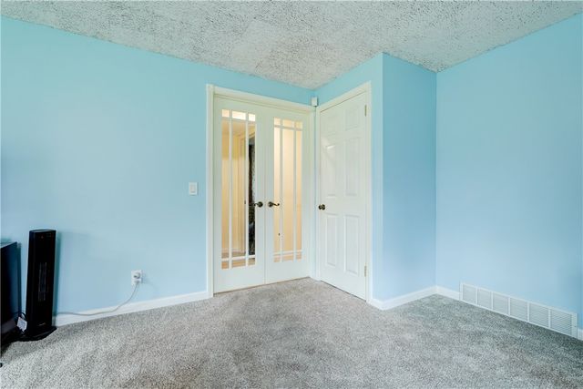 40 Smallwood Drive, Perinton, NY 14534