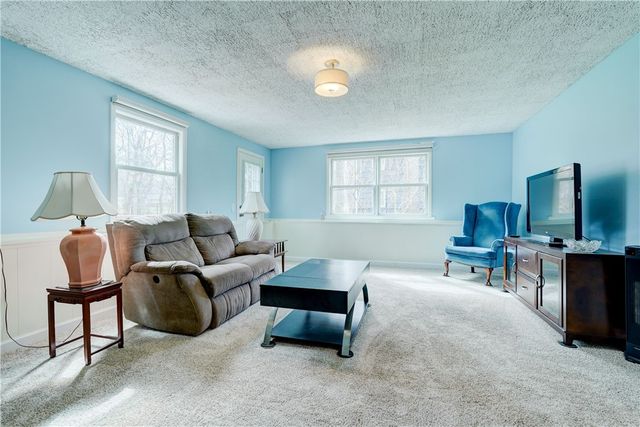 40 Smallwood Drive, Perinton, NY 14534