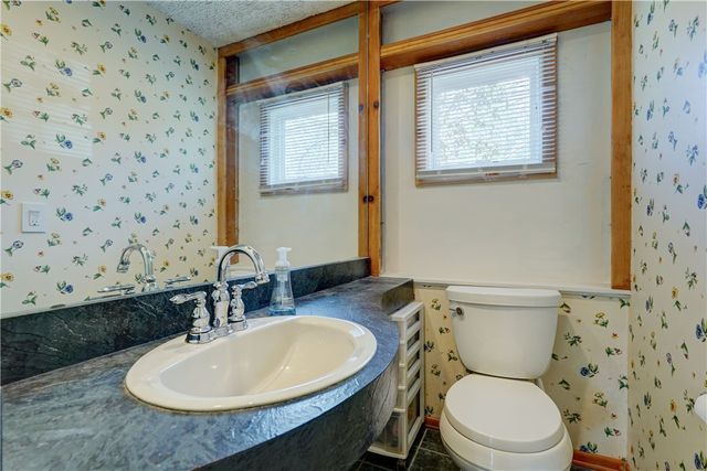 40 Smallwood Drive, Perinton, NY 14534