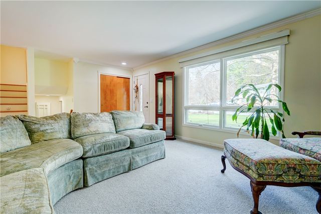 40 Smallwood Drive, Perinton, NY 14534