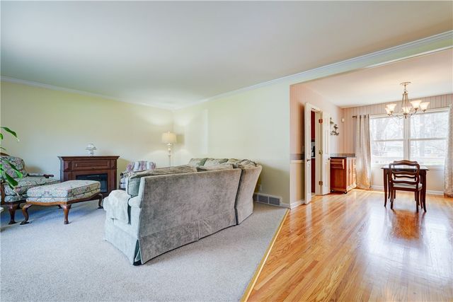 40 Smallwood Drive, Perinton, NY 14534