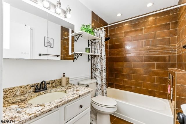 120 Long Acre Ct, Hillsborough Twp., NJ 08844