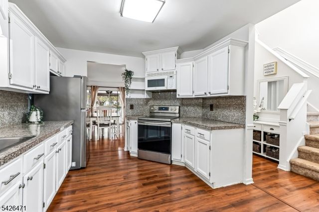 120 Long Acre Ct, Hillsborough Twp., NJ 08844