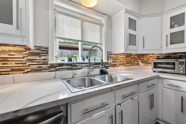 5743 Warm Springs Road, Houston, TX 77035