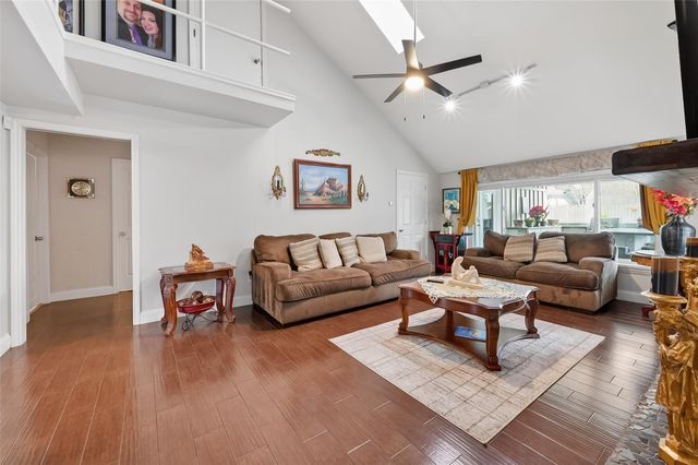 5743 Warm Springs Road, Houston, TX 77035