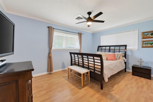 5743 Warm Springs Road, Houston, TX 77035