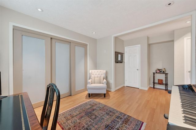 5743 Warm Springs Road, Houston, TX 77035