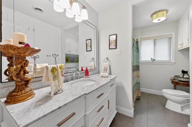 5743 Warm Springs Road, Houston, TX 77035