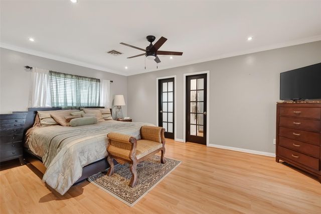 5743 Warm Springs Road, Houston, TX 77035