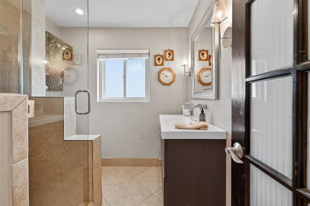 5743 Warm Springs Road, Houston, TX 77035