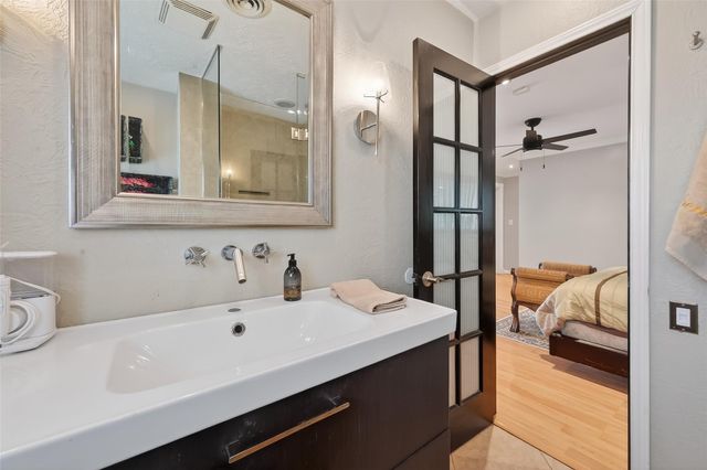 5743 Warm Springs Road, Houston, TX 77035