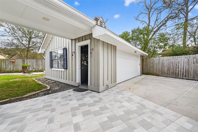 5743 Warm Springs Road, Houston, TX 77035